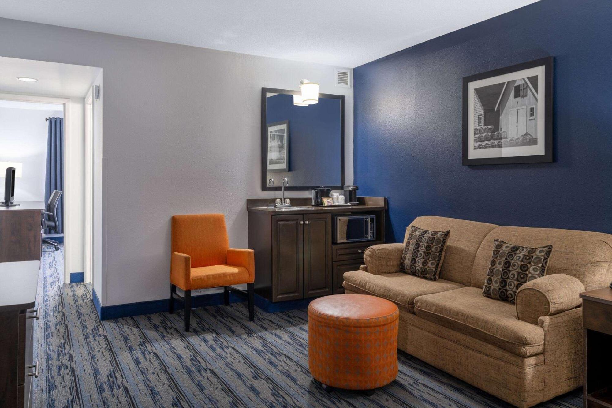 Travelodge Suites By Wyndham Сейнт Джон Екстериор снимка