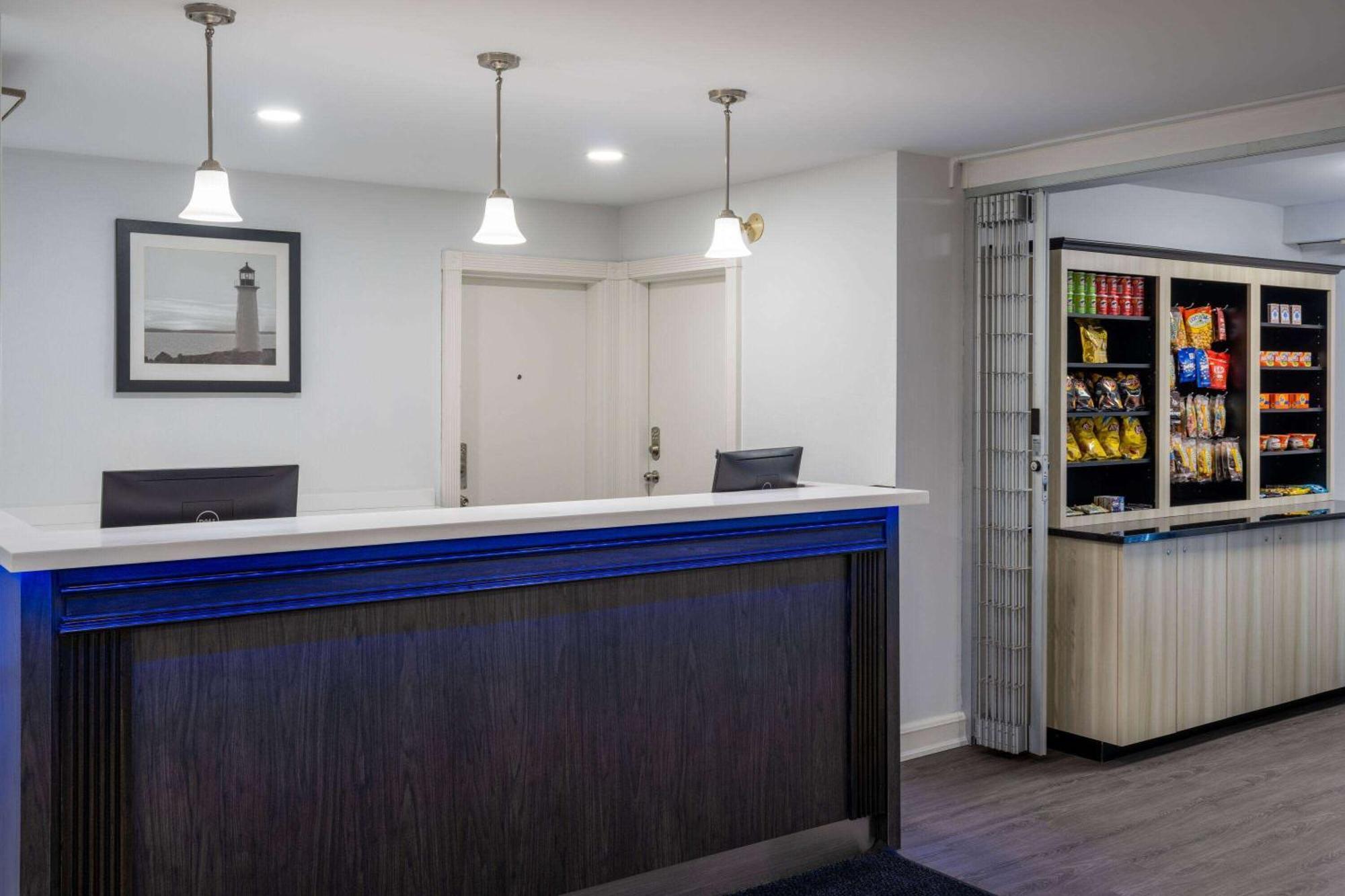 Travelodge Suites By Wyndham Сейнт Джон Екстериор снимка